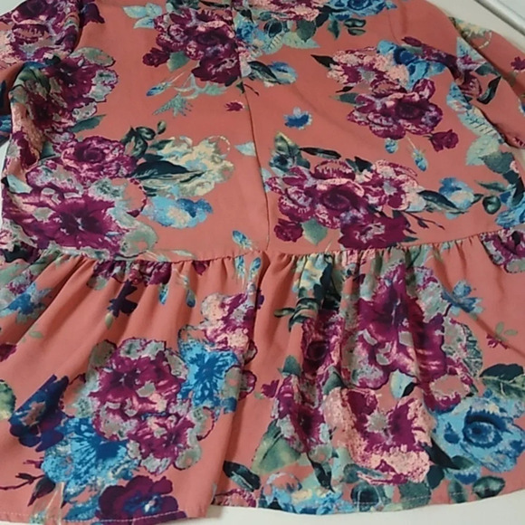 DAYTRIP FLOWY, FLORAL, COTTAGECORE BLOUSE WITH PEPLUM BACK & BELL 3/4 SLEEVES - Picture 10 of 10